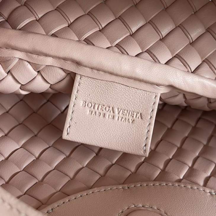Picture of Bottega Veneta Handbags _SKUfw184633501fw